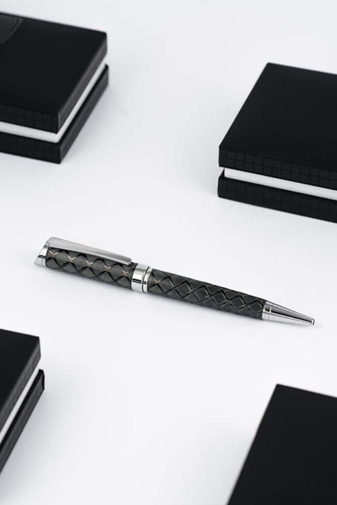 Versace-Black-Engraved-Pen-Alshiaka-3