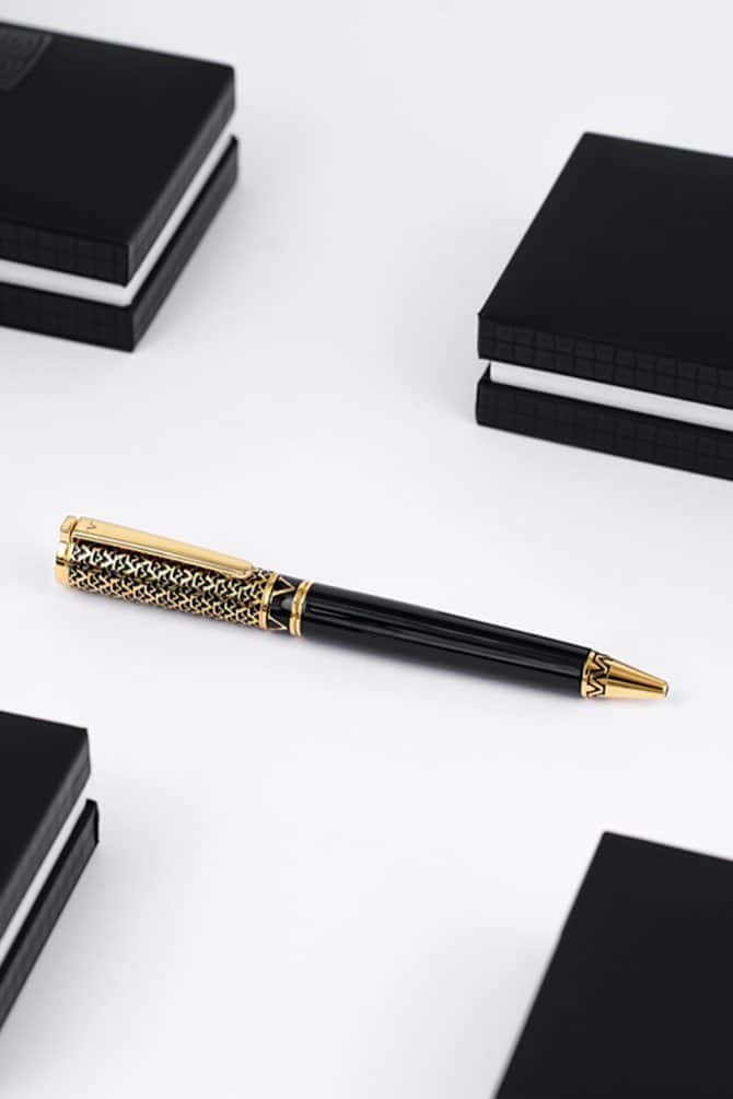 Versace-Gold-and-Black-Engraved-Pen-Alshiaka-3
