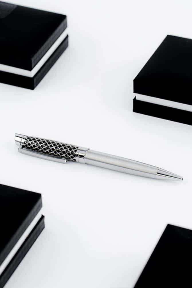 Versace-Silver-Engraved-Pen-Al-Shiaka-3