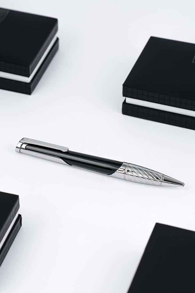Versace-Silver-Pen-Al-Shiaka-3