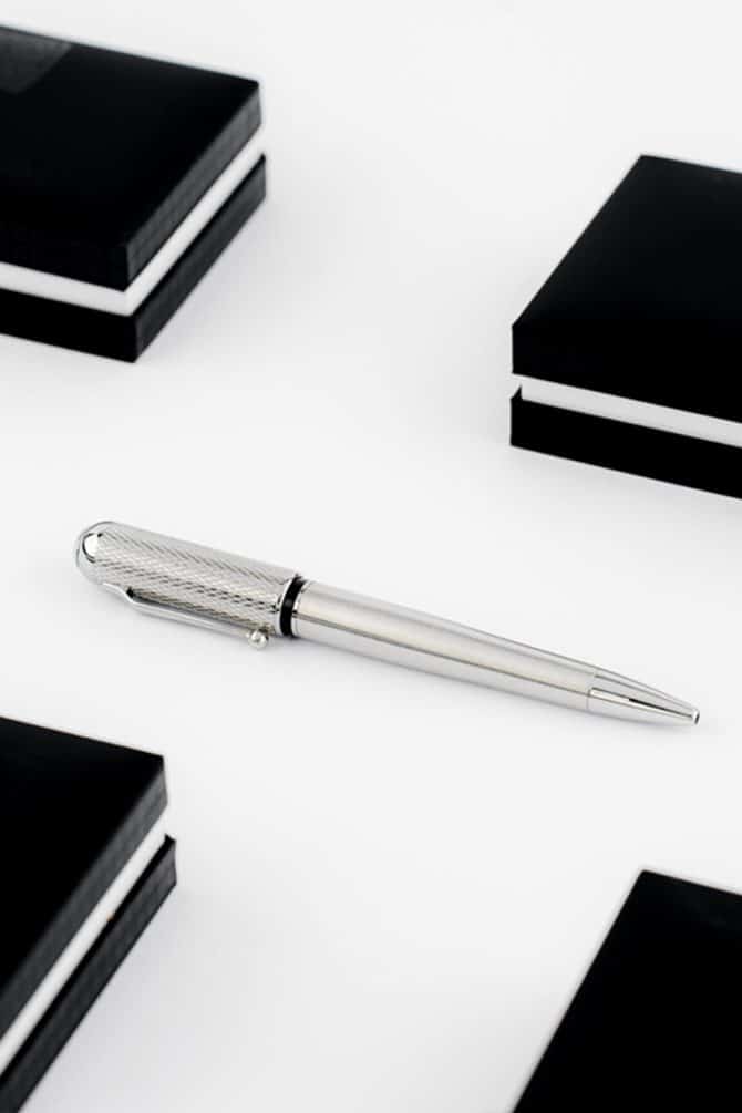 Versace-Silver-Pen-Al-Shiaka-3