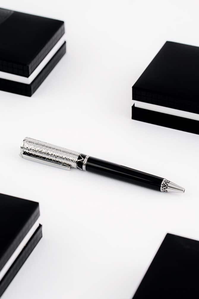 Versace-Silver&Black-Engraved-Pen-Alshiaka-3