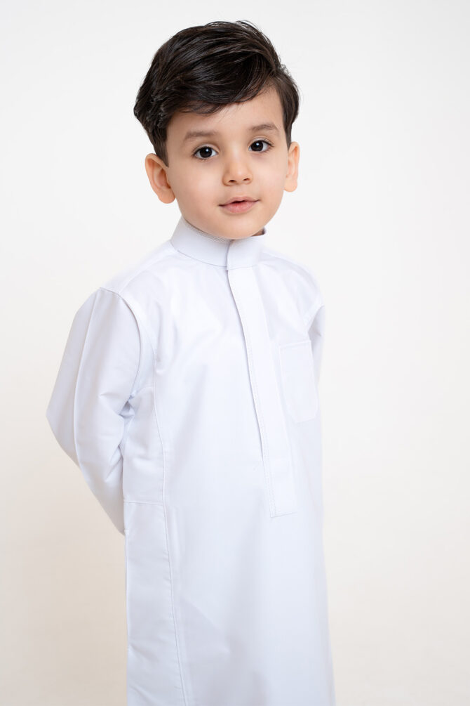 Al Shiaka Embroidered Thobe – White for kids - Image 4