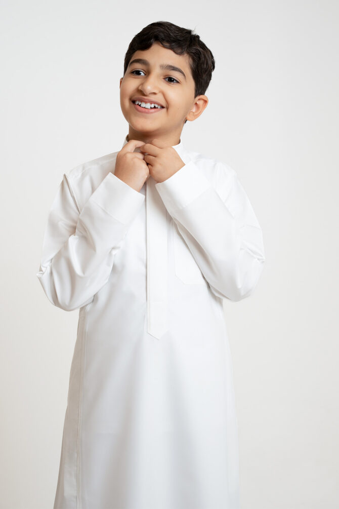 Al Shiaka Embroidered Thobe – Creamy for youth - Image 5