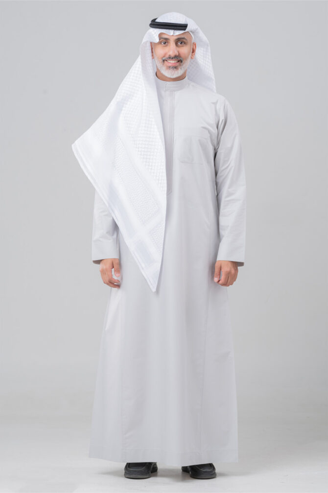 Men’s embroidered thobe - Light gray - Image 4