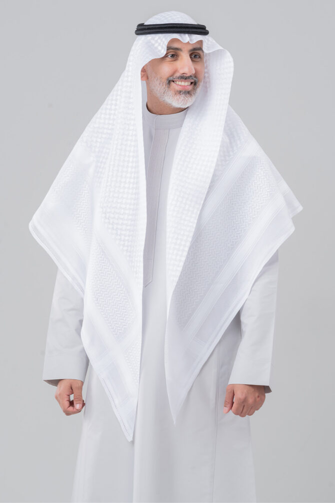 Men’s embroidered thobe - Light gray - Image 5