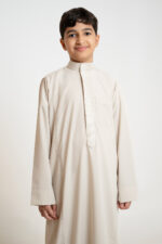 Al Shiaka Light beige embroidered youth thobe - Image 4
