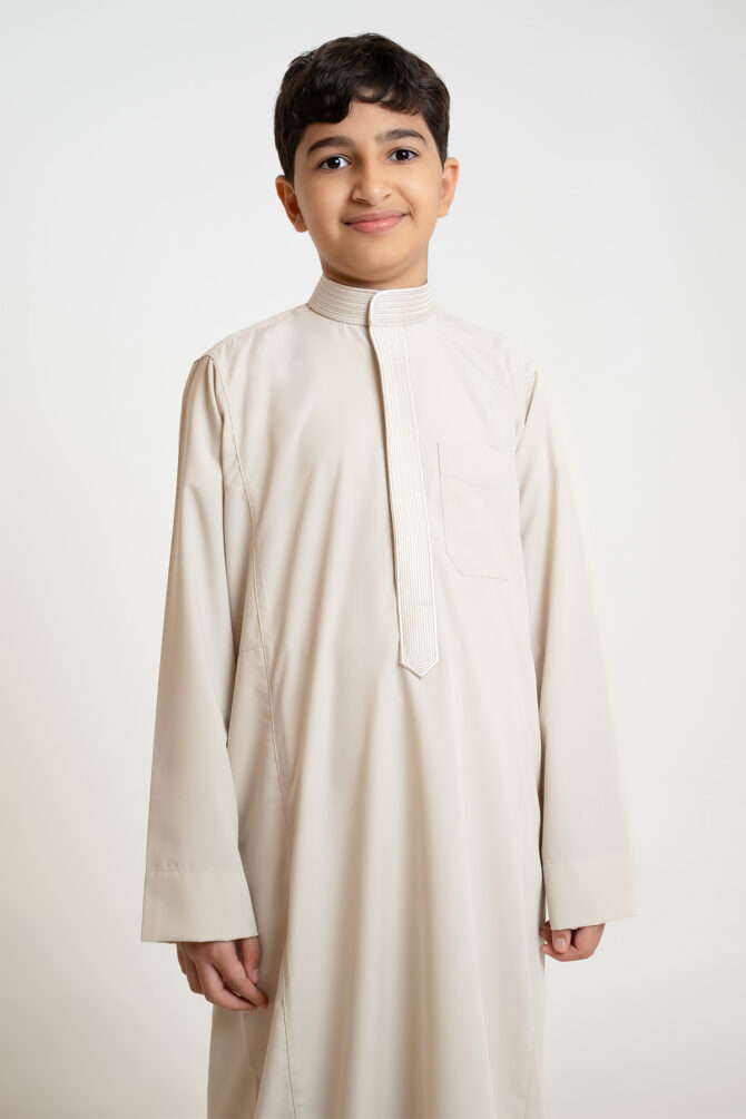 Al Shiaka Light beige embroidered youth thobe - Image 4