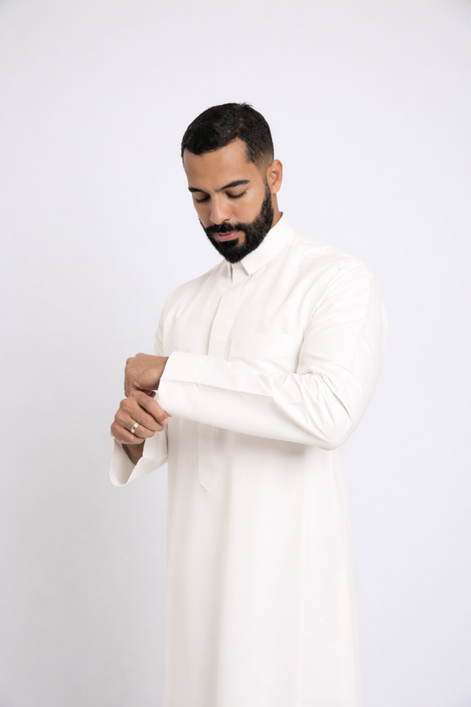 ⁦ثوب كلاسيك قلاب, سحاب مخفي, رجالي, لون كريمي⁩ - الصورة ⁦2⁩