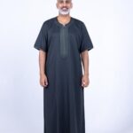 جلابية الشياكة المطرزة – زيتي بأكمام قصيرة