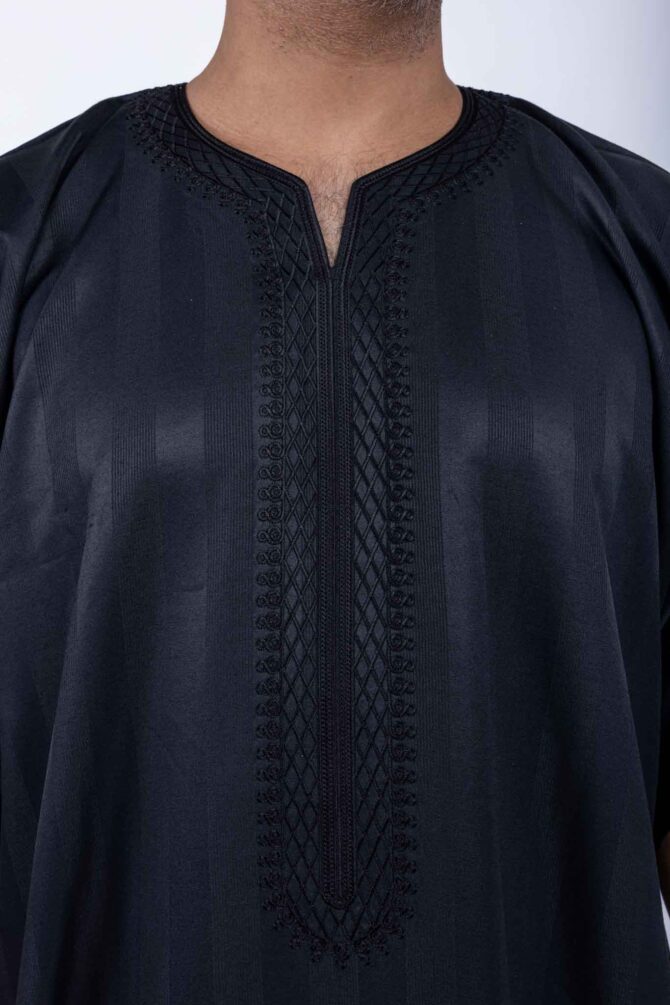 Elegant Black Men's Jalabiya with Embroidered Detail - Image 2