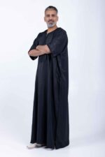 Elegant Black Men's Jalabiya with Embroidered Detail - Image 4